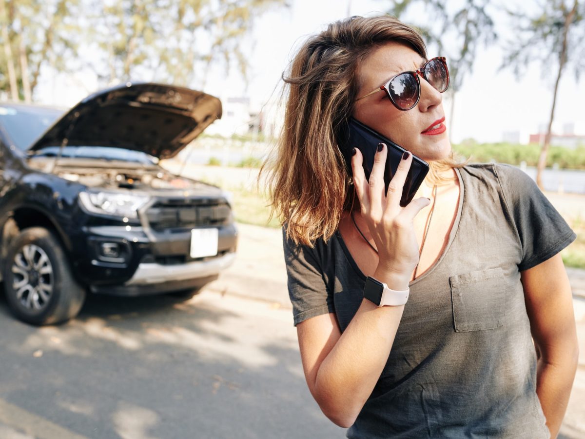 Woman calling to car insurance